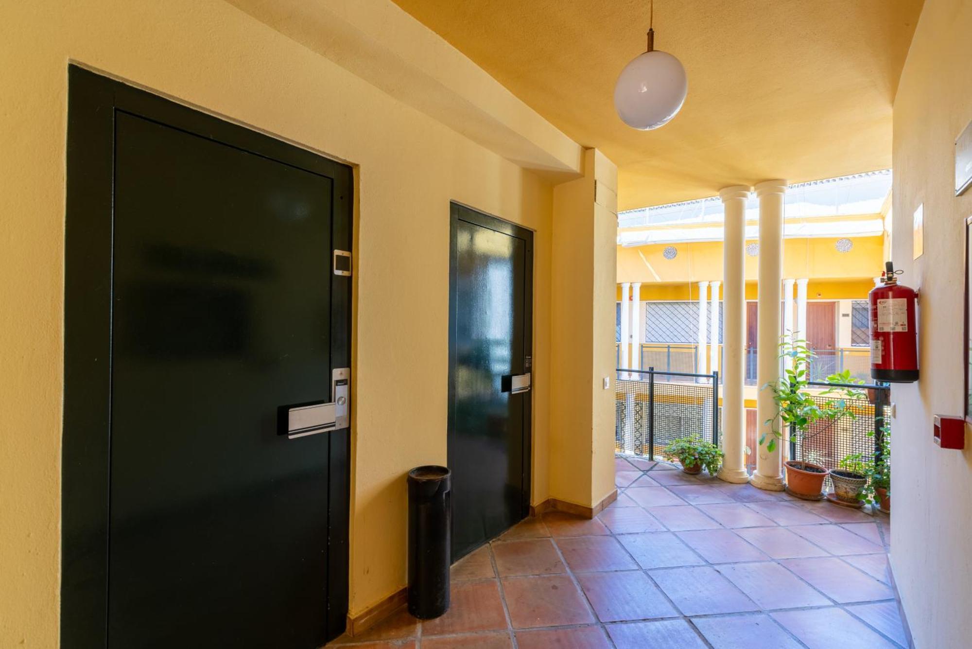 San Vicente-Museo Apartamento Севилья Экстерьер фото